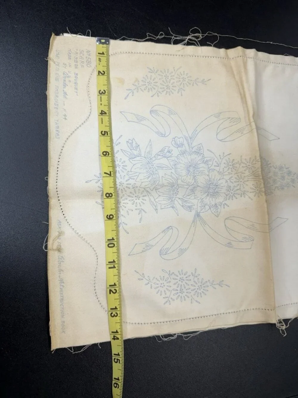 Vintage Embroidery WonderArt Dresser Table Scarf #580 Ribbon Bouquet